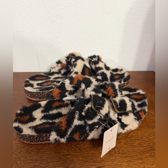 Secret treasures fuzzy leopard print slip on slides sandals slippers new size 9 - Picture 6 of 10